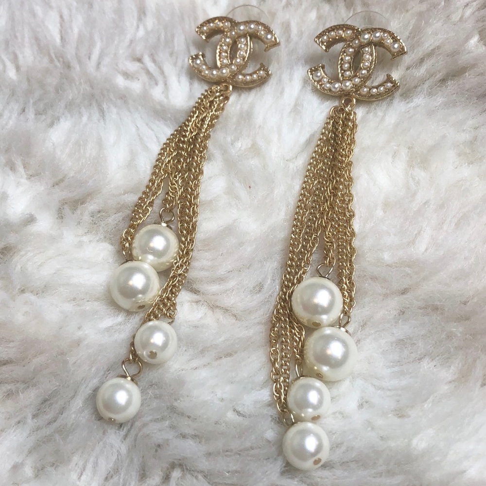 CHANEL I Authentic Chanel pearl dangle earrings